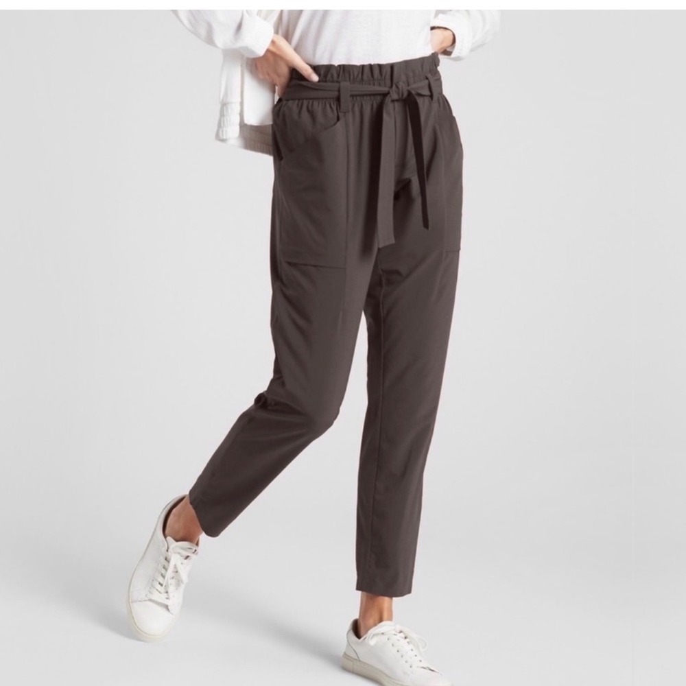 ATHLETA Skyline Pant Paperbag Waist Size 4 Dark Gray Green Active Casual Travel